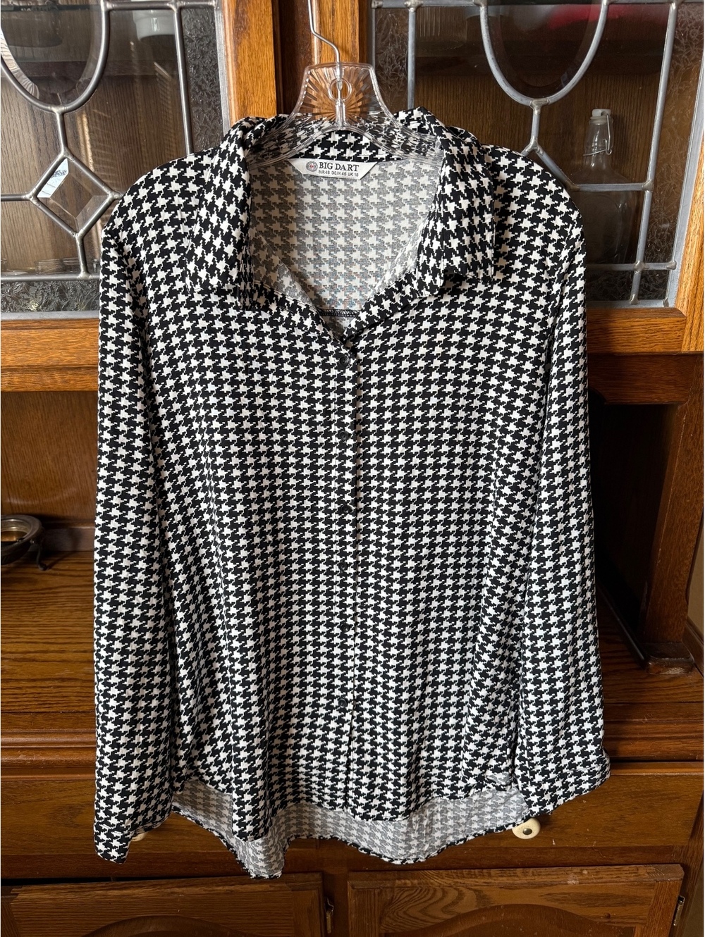 Big Dart Women's US 14 Houndstooth Long Sleeve Button Down Blouse Top
